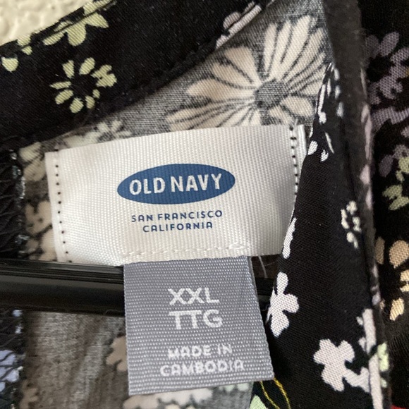 Plus size flowered sundress from Old Navy. Very cute - Picture 2 of 4